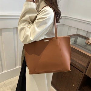 Women Large Capacity Tote Bag Minimalist Synthetic Leather Shoulder Bag Commuter Underarm Bag Fashion Casual Handbag