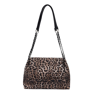Sac à bandoulière imprimé léopard avec double bandoulière en cuir et chaîne