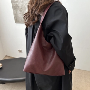 Classic burgundy faux leather tote bag with large capacity for women commuting