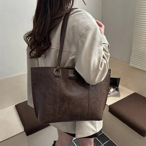 Brown vintage large capacity tote bag for women with polished oil wax texture finish
