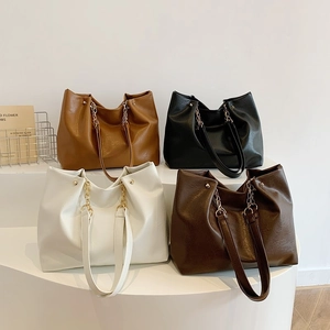 Sac Cabas Minimaliste pour Femmes en Cuir PU Souple Grande Capacité Sac à Bandoulière Chaîne Mode Sac à Main Décontracté