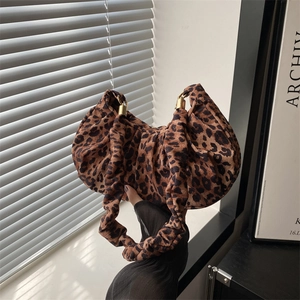 Women Fashion Leopard Print Underarm Bag Pleated Cloud Shoulder Bag Synthetic Leather Handbag With Gold Magnetic Buckle Daily Purse