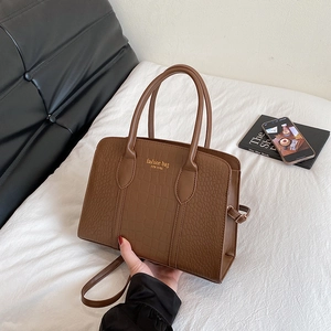 Brown crocodile pattern tote bag with double handles and fashion bag NEW YORK logo