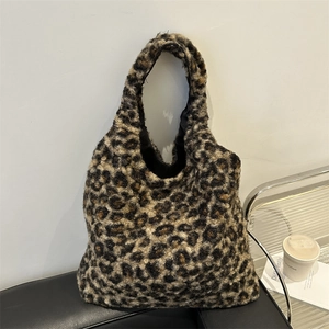 Sac fourre-tout chic en fausse fourrure à imprimé léopard avec intérieur spacieux pour hiver