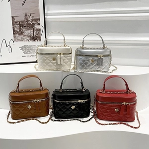 Elegant Quilted PU Leather Handbag For Women Metal Chain Shoulder Bag Fashion Camellia Flower Decorative Crossbody Bag