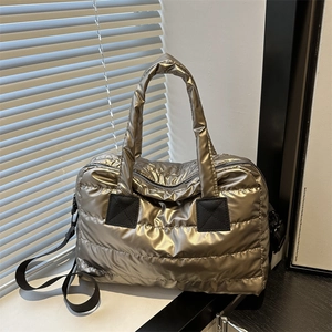 Sac Fourre-tout Matelassé Grande Capacité Éclat Métallique Brillant Sac à Bandoulière Léger Rembourré Pour Femme