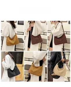 Collage de grands sacs hobo vintage en daim marron, beige et noir avec bandoulière