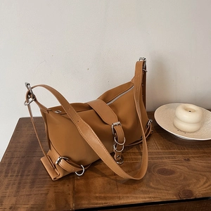 Sac à Épaule Rétro pour Femmes en Cuir PU de Haute Qualité Sac Oreiller Sac Bandoulière Mode avec Décoration de Boucle en Métal