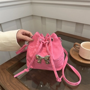 Women Pleated Bucket Bag With Metal Bow Decoration Drawstring Crossbody Bag Fashion Solid Color Shoulder Bag Small Handbag