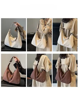 Vues détaillées du grand sac cabas vintage mat en coloris beige et marron