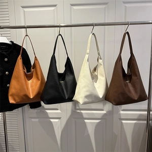 Retro high capacity hobo tote bag in four classic colors with faux leather texture