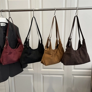 Vintage Suede Large Capacity Tote Bag For Women Autumn Winter Frosted Underarm Hobo Bag With Adjustable Strap Commuting