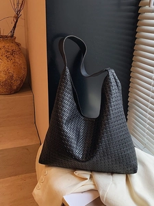 Sac hobo tissé noir minimaliste pour femmes doté d'un design intérieur spacieux