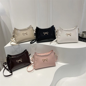 Fashion Women Synthetic Leather Shoulder Bag With Golden Bowknot Decoration Sweet Underarm Bag For Daily Commuting Office