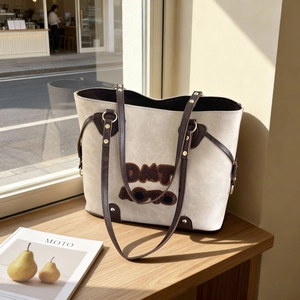 Vintage Synthetic Leather Tote Bag For Women Large Capacity Letter Patch Shoulder Bag Urban Simple Commuter Handbag