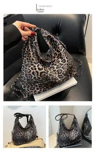 Vues détaillées du sac hobo léopard café sous plusieurs angles et diverses perspectives