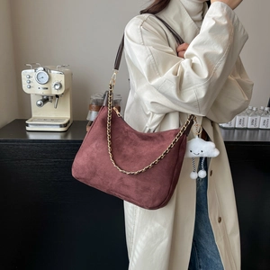 Large Capacity Women Suede Hobo Shoulder Bag Vintage Solid Color Commuting Tote Bag With Chain Strap And Cloud Pendant