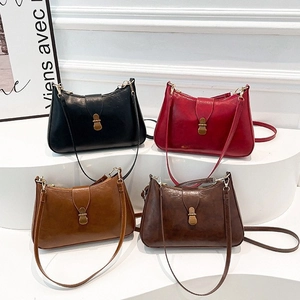 Sac Sous l'Aisselle Croissant Rétro Français pour Femme Sac à Épaule en Cuir PU Vintage avec Boucle en Métal Sac à Main Uni Chic