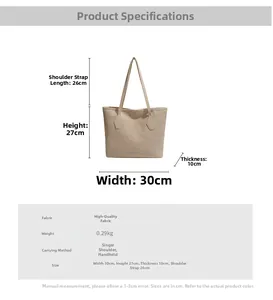 Detaillierte Größenangaben für beige geflochtene Tragetasche mit 30cm Breite und 27cm Höhe