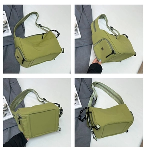 Detalle de bolso bandolera de nailon verde aguacate con correa ajustable y cremallera