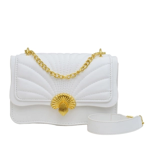 White quilted shell-lock handbag with chain and interchangeable wide leather strap