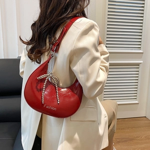 Vintage Glossy Synthetic Leather Hobo Shoulder Bag For Women Minimalist Letter Print Underarm Bag Retro Chic Chic Handbag