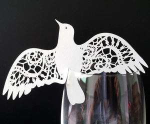 Laser Cut Hollow Bird Wine Glass Place Cards Wedding Party Table Decoration European Style Pearlescent Paper Name Card