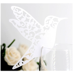 Élégante carte de place colibri découpée au laser blanc pour décoration de mariage