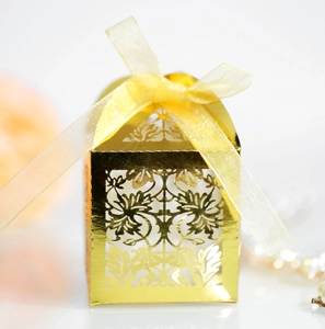 Laser Cut Hollow Wedding Favor Boxes Elegant Pearlescent Paper Candy Gift Box With Ribbon For Birthday Party Decorations