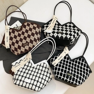 Retro Women Tweed Argyle Tote Bag Large Capacity V-Shaped Opening Shoulder Bag With Ribbon Decor Fashion Bucket Bag