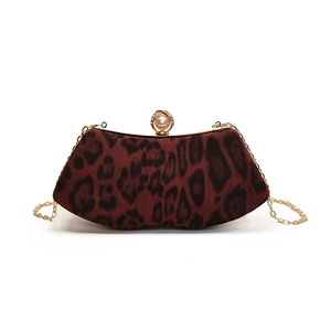 Sac bandoulière vintage à motif léopard avec fermoir perle et chaîne dorée femme