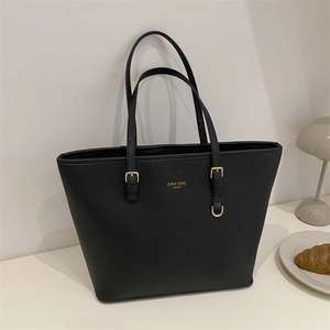 Grande borsa tote minimalista in pelle nera da donna con fibbie dorate per il lavoro