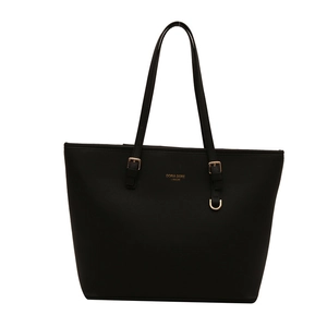 Grande borsa tote nera in pelle Saffiano con logo dorato e tracolle lunghe