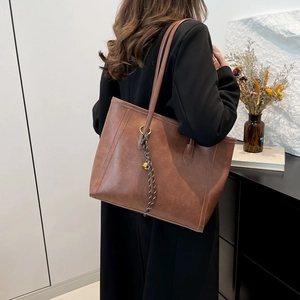 Retro Synthetic Leather Tote Bag For Women Large Capacity Shoulder Bag With Pendant Vintage Style Commute Fashion Handbag