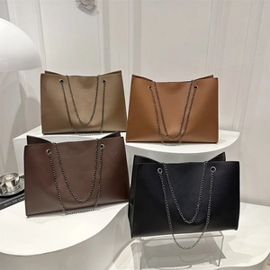 Borsa Tote da Donna in Pelle Sintetica di Grande Capacità Con Tracolla a Catena Minimalista Urbana Pendolare Borsa Sottobraccio