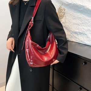 Borsa a Spalla Hobo in Pelle Sintetica Lucida per Donna Borsa a Mezzaluna con Grande Capacità e Tracolla Regolabile