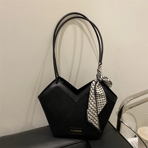 Fashionable black large tote bag with V-shaped opening and geometric pattern scarf