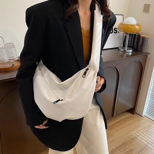 Minimalist white half-moon crossbody bag with vintage casual style and large capacity