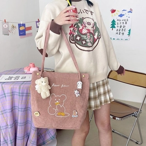Sac fourre-tout en velours côtelé rose avec broderie ours et charms en peluche