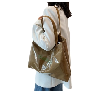Grand sac fourre-tout jaune moutarde brillant avec imprimé lettres vertes élégant