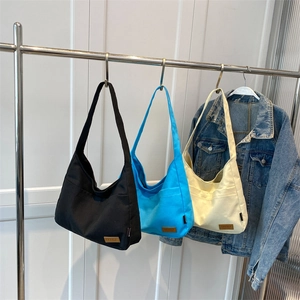 Women Large Capacity Polyester Shoulder Bag Minimalist Urban Casual Tote Bag Stitched Solid Color Hobo Bag For Daily Travel