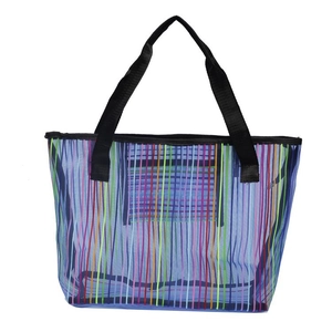 Sac fourre-tout en filet à rayures colorées avec corps en maille bleue et anses noires