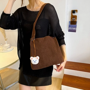 Sac cabas en velours côtelé marron pour femme avec pendentif ours et grande capacité
