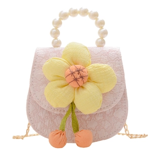 Mini sac bandoulière rose pour filles avec fleurs et poignée en perles blanches