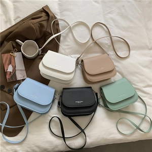 Sac à Épaule en Cuir PU pour Femmes Style Coréen Mode Couleur Unie Rabat Sac Bandoulière Tendance Décontracté Carré