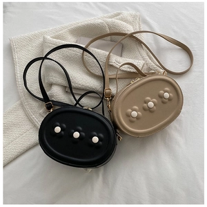 Détail de mini sacs bandoulière pour filles en PU avec motifs floraux et ferrures dorées