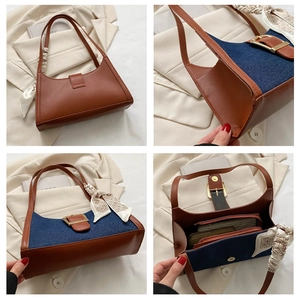 Détails du sac à bandoulière en denim et cuir avec foulard en soie et poches intérieures