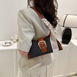 Sac bandoulière rétro en denim français avec garniture en cuir et foulard