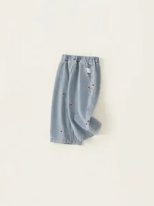 Jean large pour filles avec broderies de cœurs rouges et taille élastique