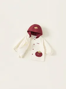 Veste à capuche enfant crème avec broderie tomate rouge et boutons pressions